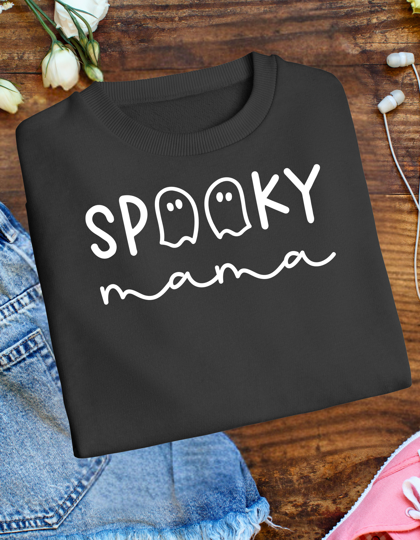 Halloween Trendy SPOOKY MAMA Crewneck Sweatshirt – Comfort & Style for Spooky Season