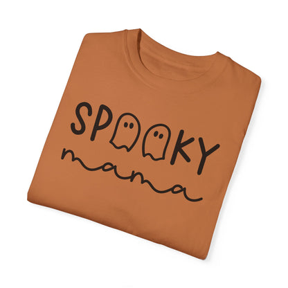 Halloween Trendy SPOOKY MAMA T-Shirt – Comfort & Style for Spooky Season